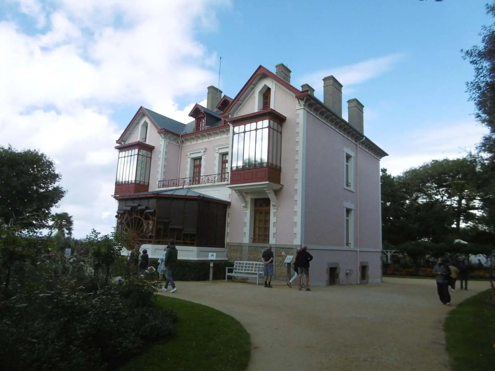 Villa Les Rhumbs, maison d'enfance de Christian Dior devenue musée à Granville, en Normandie